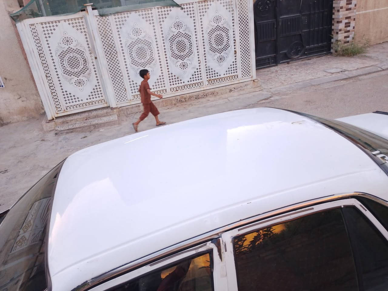 سلام عليكم برنس للبيع موديل 97 سنويه لل 30 مجدده 
سياره تبريد شغال عنوان  بغداد البياع السعر 28 رقم الهاتف ***********

