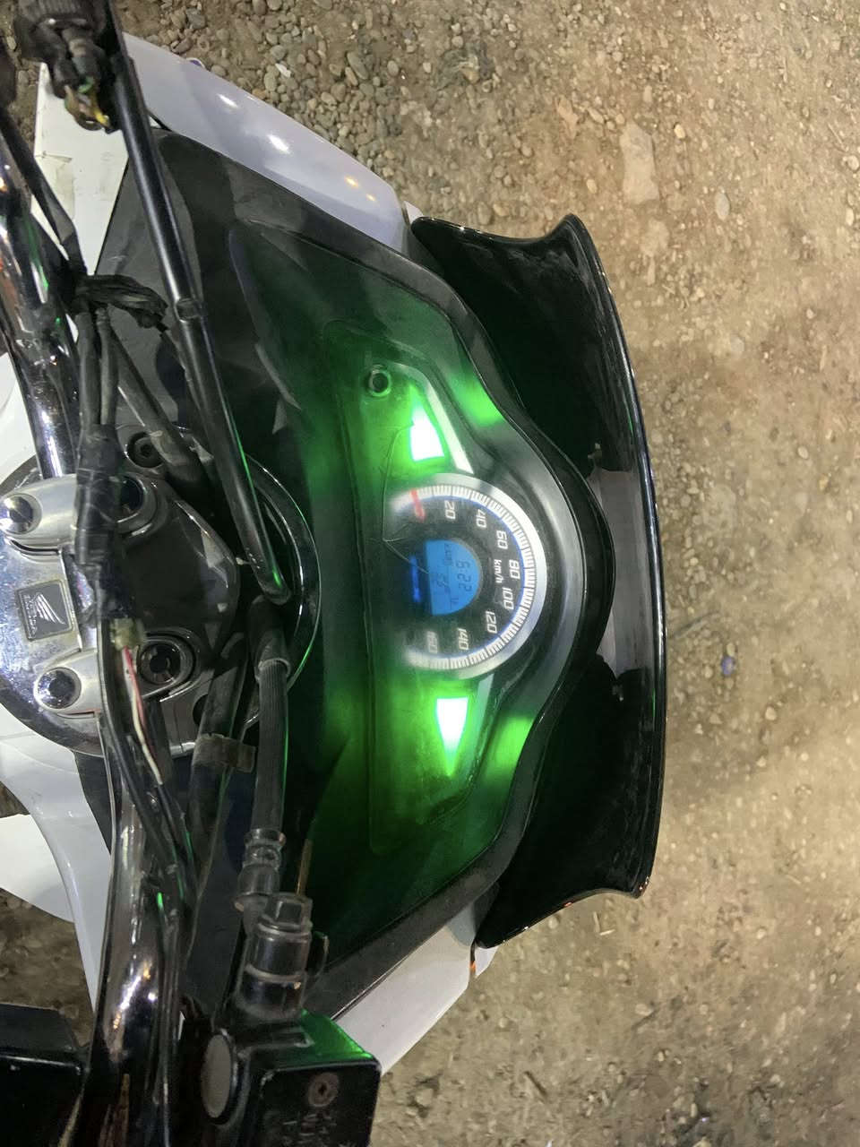 سلام عليكم ورحمة الله وبركاته دراجه بيسي اكس جيل الثاني ياباني الدراجه كفاله عامه من الزلغ ما عده قبق بانزين الدراجه خير من الله لا تبخير لا تنقيص ترايه وين ميعجبك مكاني بغداد سعره 14 بيه مجال  حك جيه ***********
