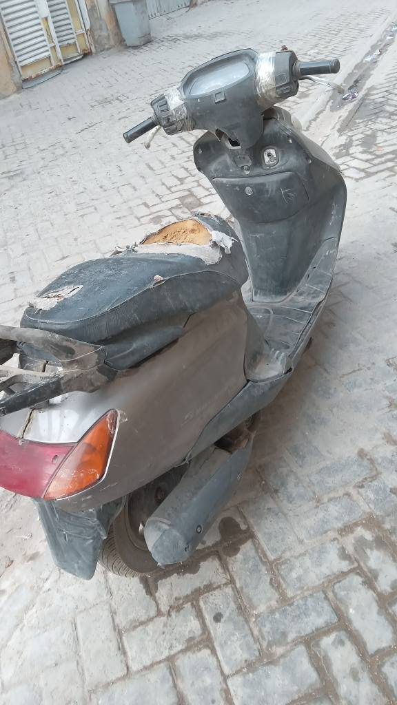 السلام عليكم دراجه سبيسي  نضيفه شغاله ابيعها عاطله باتري وهندر 250/ ***********
