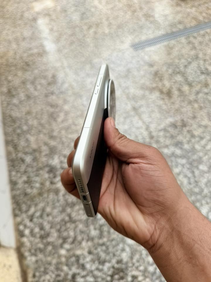 شومي 15 الترا ذ واحد تيرا واحد تيرا عالمي  نضافهه 99/100 
السعر مليون 300 بغداد ***********
