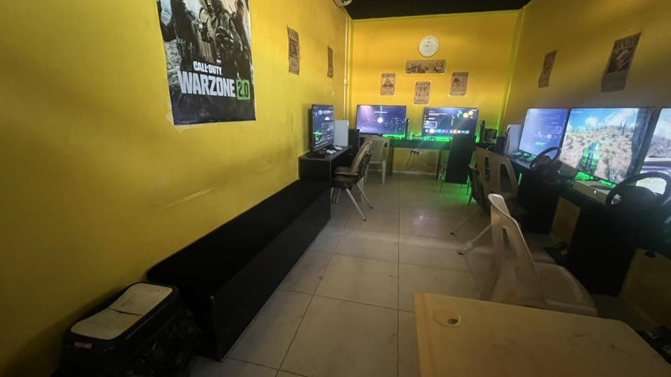 مشروع كامل للبيع محل كامل gaming جدا نظيف للبيع
٤ بلي فايف وثنين اكسبوكس سيريس اس وسبلت طن ونص مع٦ تلفزيون هايسنس فور كي ٤٢ انش مع طاوله وكرسي مكتب + كل العاب داخل اجهزه + ٨ يدات جديدة . مع يو بي اس كبير ماركة ممتازة يشغل كل الاجهزه ،عمرهم سنة فقط .  وكل الباكيتات موجودات مال كلشي الاجهزه والتلفزيونات والسبلت 

الموقع روناكي.

اتصال او واتساب ***********
