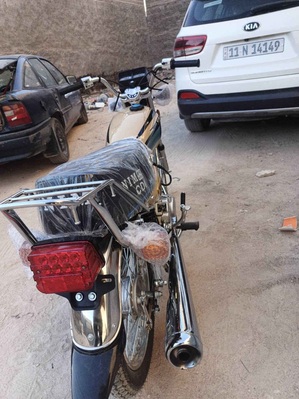 السلام عليكم نامه امتياز
موديل 2025
لون خاكي
اوراق اصولي كبل ترقم

الدراجه وكيلها العارضي طالعه بشهر ال 11 بعدهي بحالة الوكالة شخط مابيها دهن جديد مناقصها شي والمكينه بحالة الوكالة ما مفتوحة..  السعر 900 وبيها مجال للطيبين مكاني نجف حي النداء
***********بي واتساب
