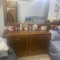 غرفة نوم كويتيه • خشب ثقيل • نواقص بسيطة