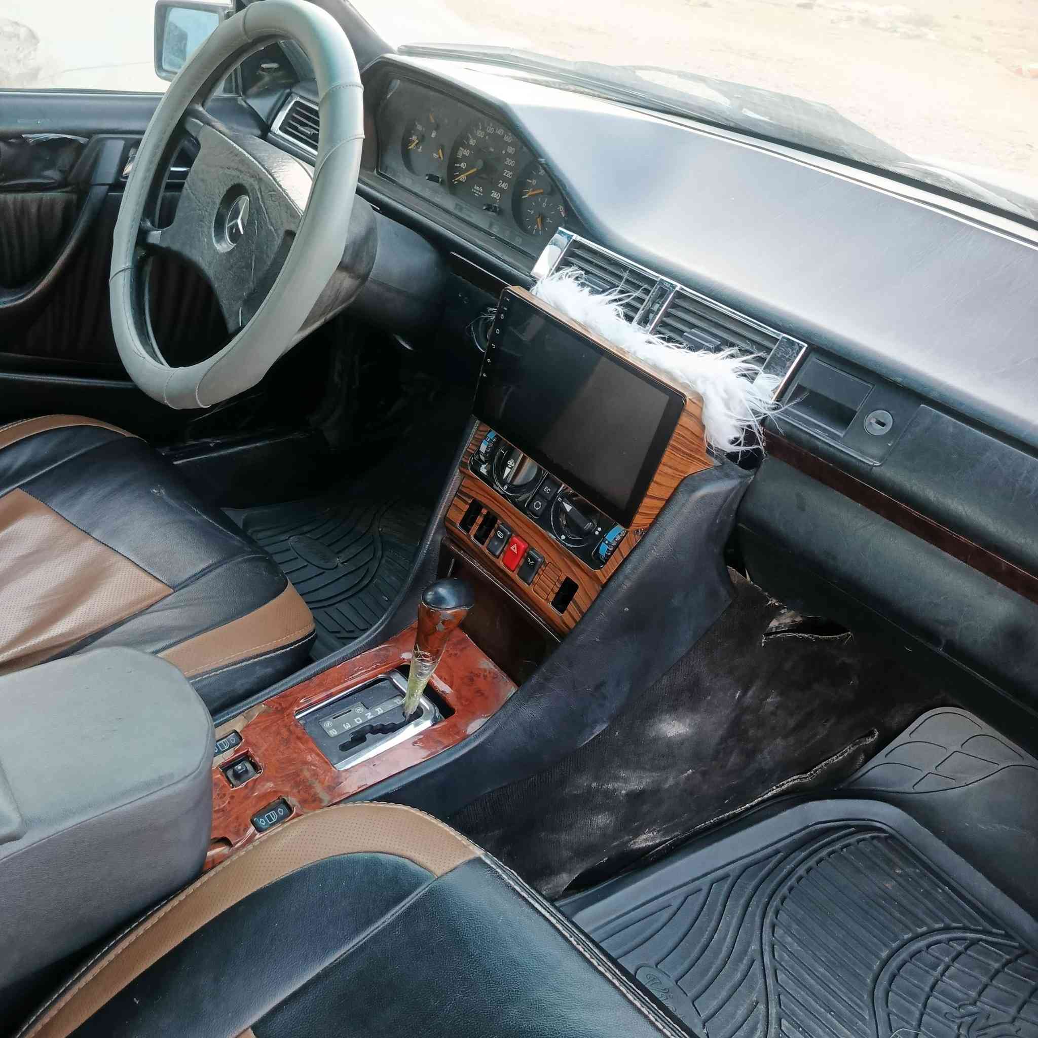 سلام عليكم سياره مارسدس موديل 86بيع او مراوس سعر السياره 46 مجال حك الجيه رقم التليفون ***********+غيى متواجد فيس
