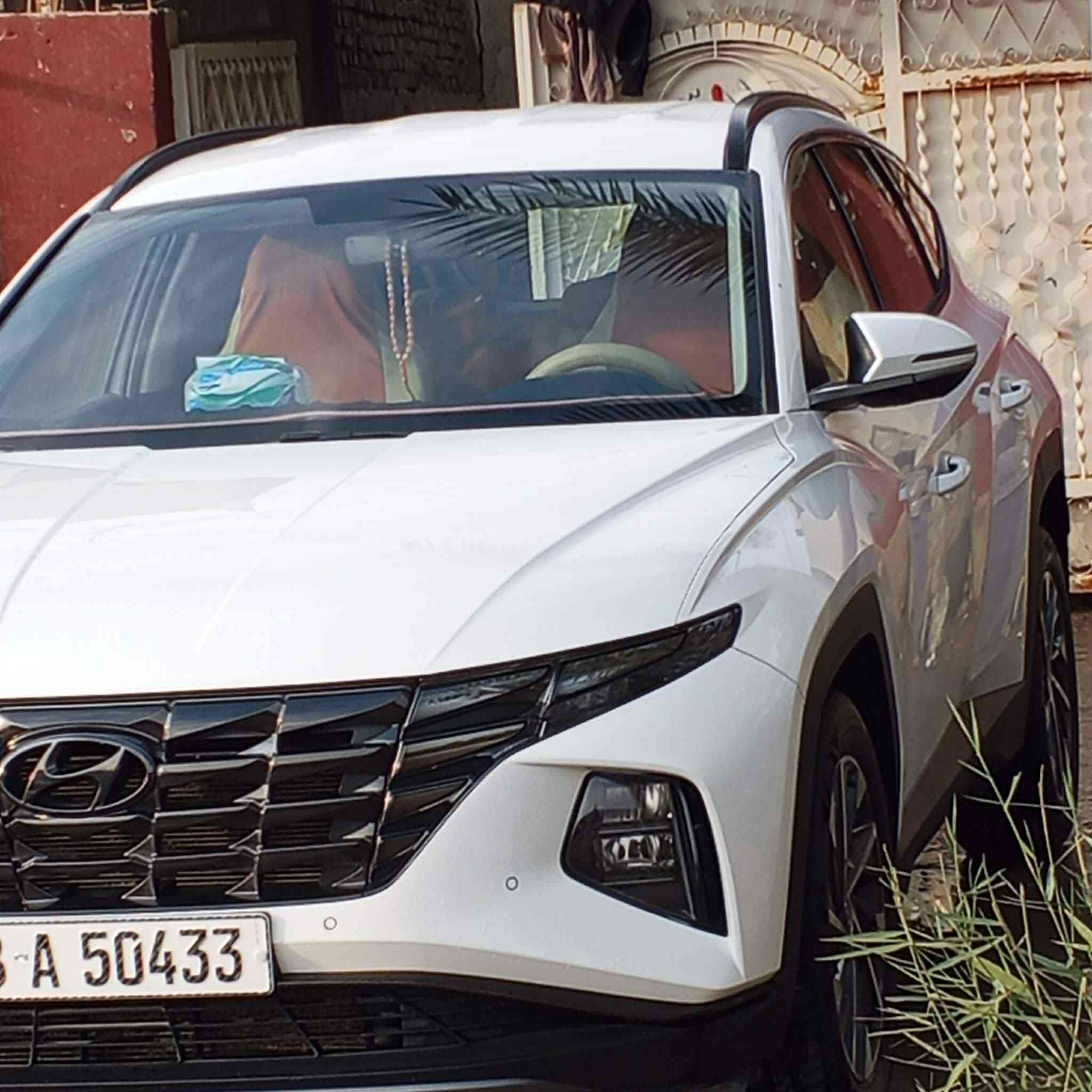 سلام عليكم توسان للبيع رقم بابل انكليزي مود /2023خليجي سعره 215 بيه مجال بصمه ماشيه 48 مكفوله شباك لد برد خلفي سايد بريك بصمه ***********
