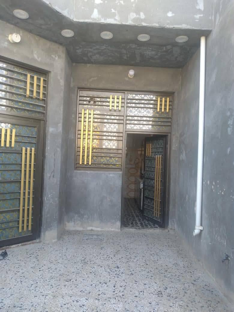 مشتمل للبيع 
في التوزيع الجديد 
البناء طابوق طابق واحد 
المساحه 125م
شارع 15
مكون من استقبال +غرفه+مطبخ +صاله+ حمام
الارضيه كاشي مرمر اي نقص مابيه 
السعر /77 بي مجال للشراي
الهاتف/ ***********
الهاتف/‏‪***********‬‏
