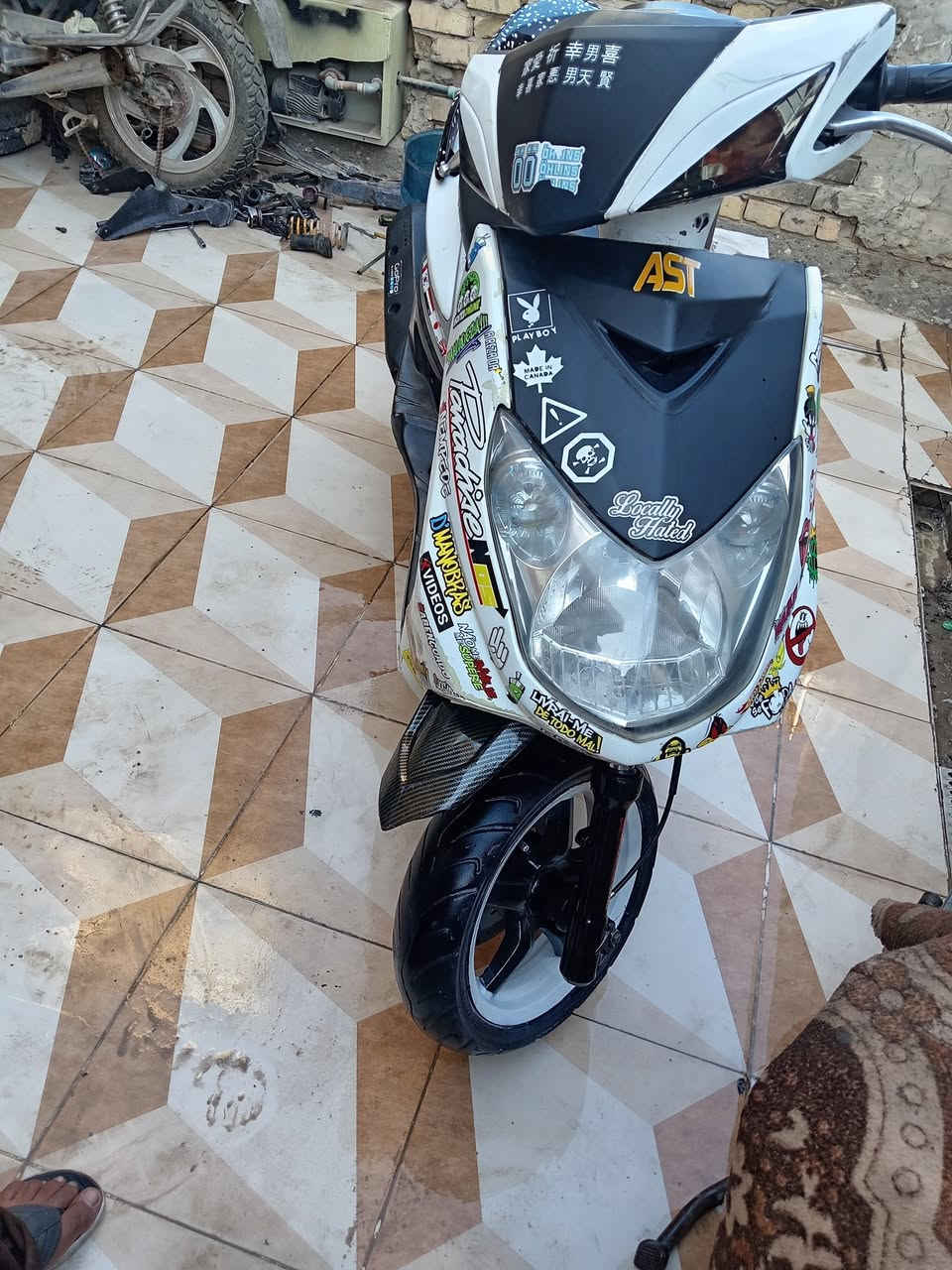 سلام عليكم سكنس رياضية البيع سكنس كابريتر بوشة 58 دراجة بيهة كلاجات رياضي شلعة ومعدل حلوة شغالة سلف وهندر 
مكاني الدوانية قضاء ال بدير
ال سعر 500 بيهة مجال حك جيةة
***********
