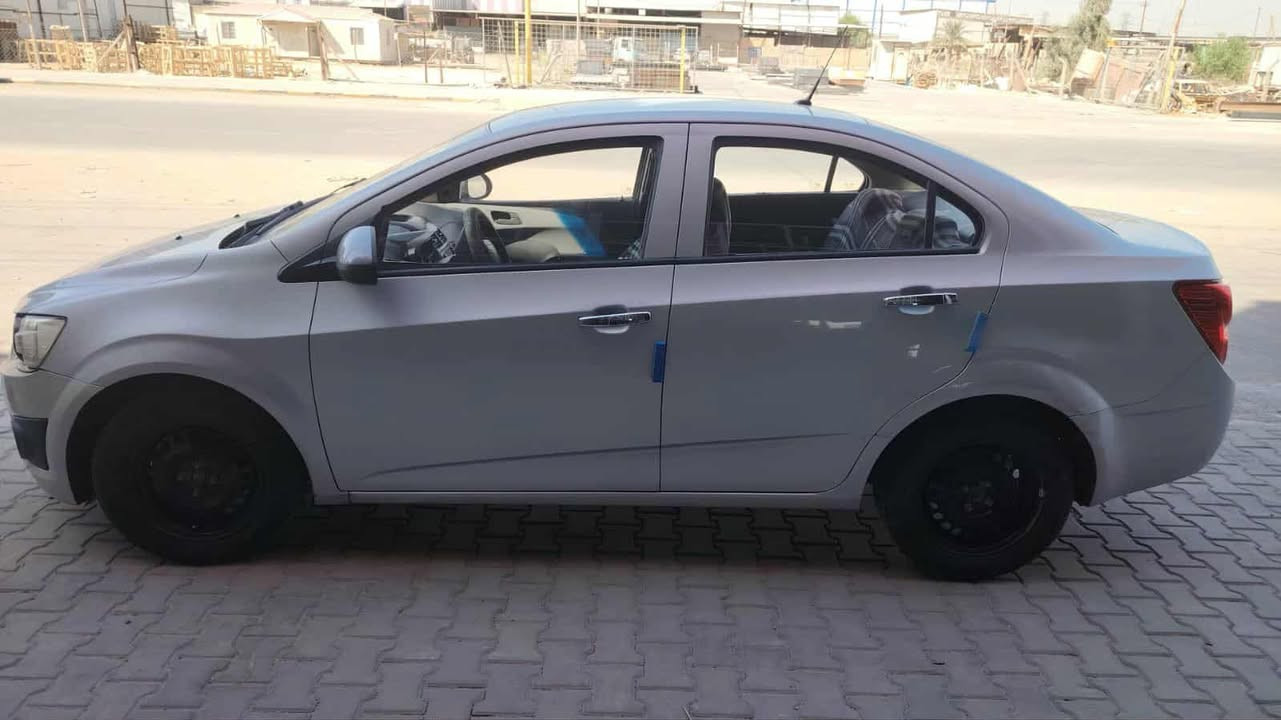 شوفرليت سونك 2012
محرك 1600 رقم قادسية انكليزي
مداور ثاني يوم بأسمي السيارة 
تبريد تدفئة شغال حدادية وكير ومحرك خير من الله
السعر 62 وبيها مجال مكانها نجف
تواصل ***********
