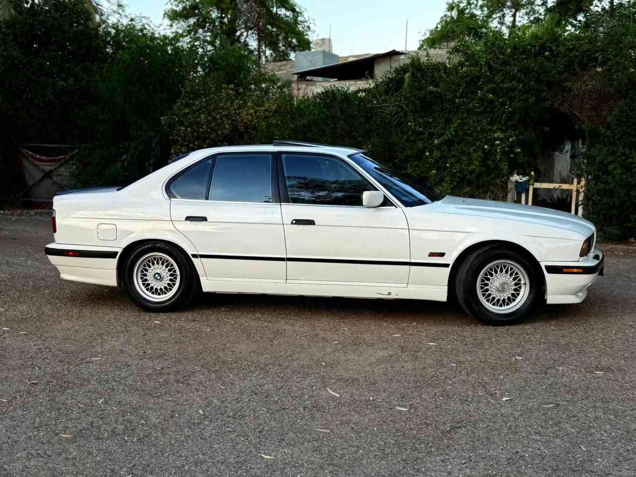 بيم موديل 1992 سنويه جديت 2030.كؤبؤن اكو ..كير تؤماتيك .مكين بشرت .سعر 75..بي مجالا.  .مكان سيارا كركوك  دبس ***********)(***********)
