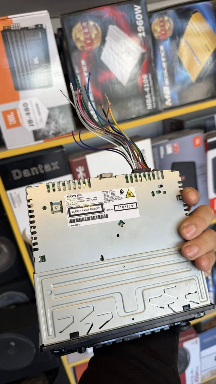 مسجلات سوني قطعتين. جدد اصلي  واحد لون احمر واحد اررق ضمان سنة كامل مواصفات سيدي 4 مخارج   
( بدون بلوتوث الي يريد بلوتوث ننطي ادابتر بلوتوث) 
مركز تيزاب لمضخمات آلصوت 
المهندس سجاد *********** 
الحله شارع 60 ومتوفر توصيل
