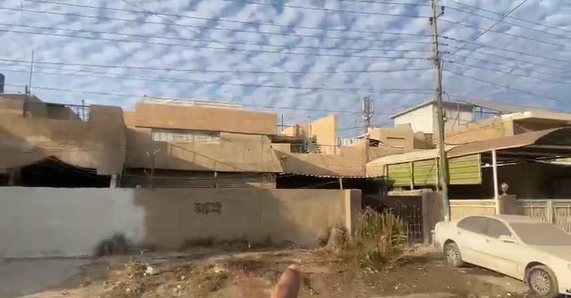 بيت للبيع المساحة 300 متر تقطيع حسب الطلب
مبيوع منه 100 باقي 200 متر بيت تفليش  عضمه قوي على شارع 25 متر 
الموقع حي الجهاد ضباط الملحانية
سعر المتر مليونين و100
الاستفسار ***********
