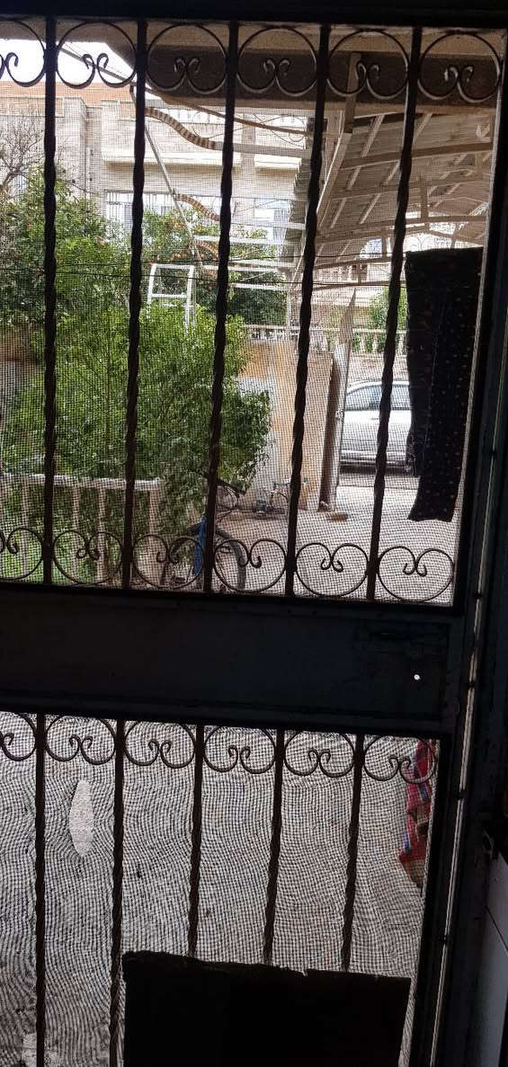 محجل مال حديقه ٣ قطع  وقوس
وباب تيل عدد ٢ قياس ٩٠ في ١٩٠
***********
@الجميع
