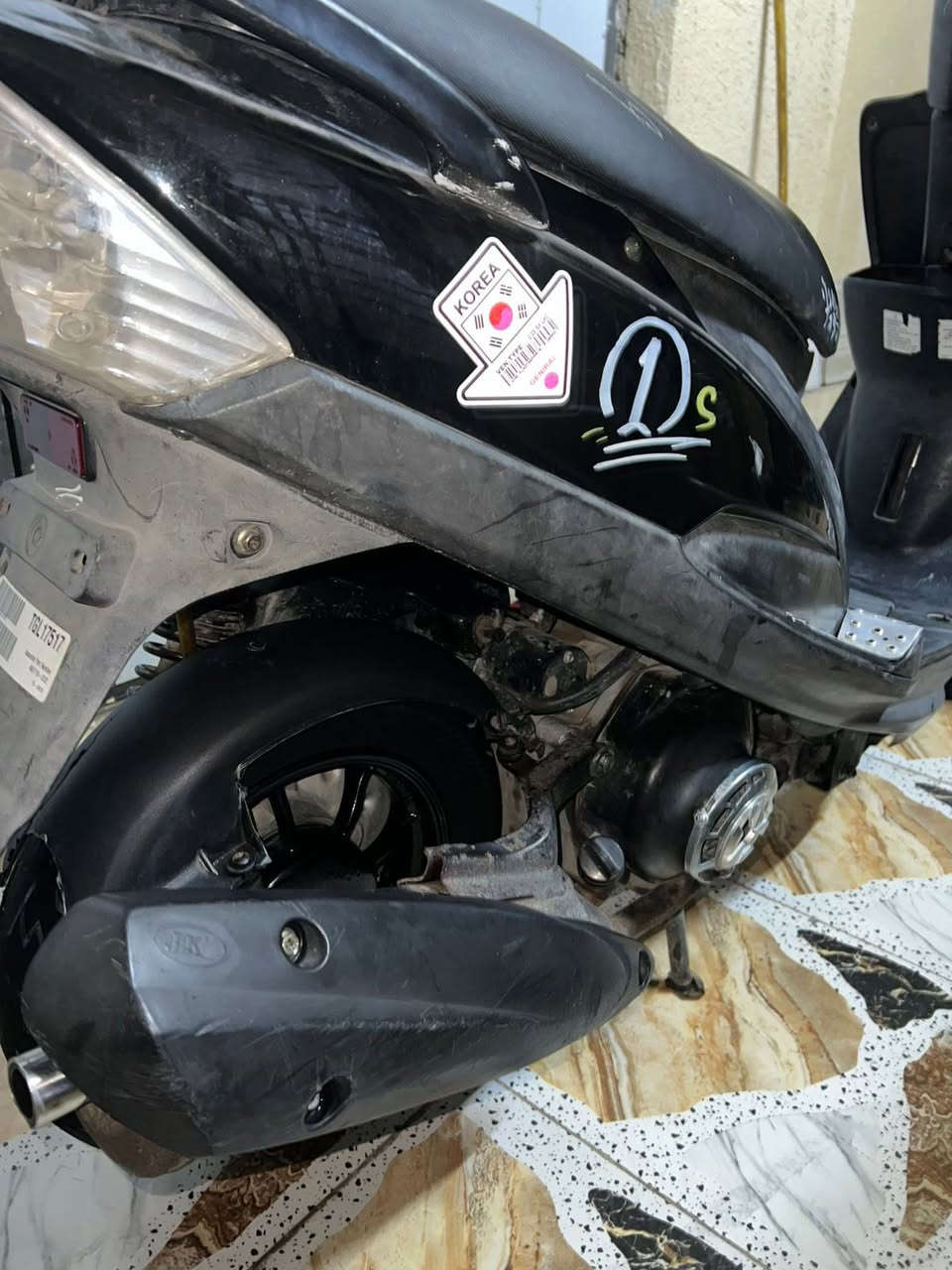 السلام عليكم 
للبيع ماكس عدله بلاديه 49 جديده ومرتبه الدراجه مناقصها شي بيها هوايه غراض ويل مشيف اصلي مو تجاري صالنصه صجميه اصليه وقبضات وبعد كومه غراض مناقصها شي لاتبخير ولا تنقيص تايرات جدد نظيفه الدراجه  صدر امامي اصلي صدر خلفي رياضي جديد  شلعه ومعدل تجي تشوفها بعيونك   مكاني الدوره البعيثه
***********
