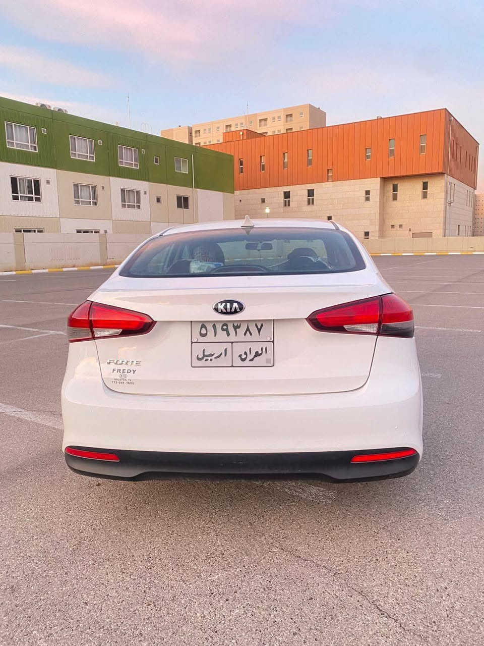 السلام عليكم كيا فورتي موديل 2017 حادثها بالعراق مبدل باب السائق بدون صبغ وحادثها موضح بالصور ماشية 86 للاستفسار الاتصال ‏‪ 0771 525 1179 
السعر ١١٠$  رحمه علا والديكم بس الشراي يتصل

