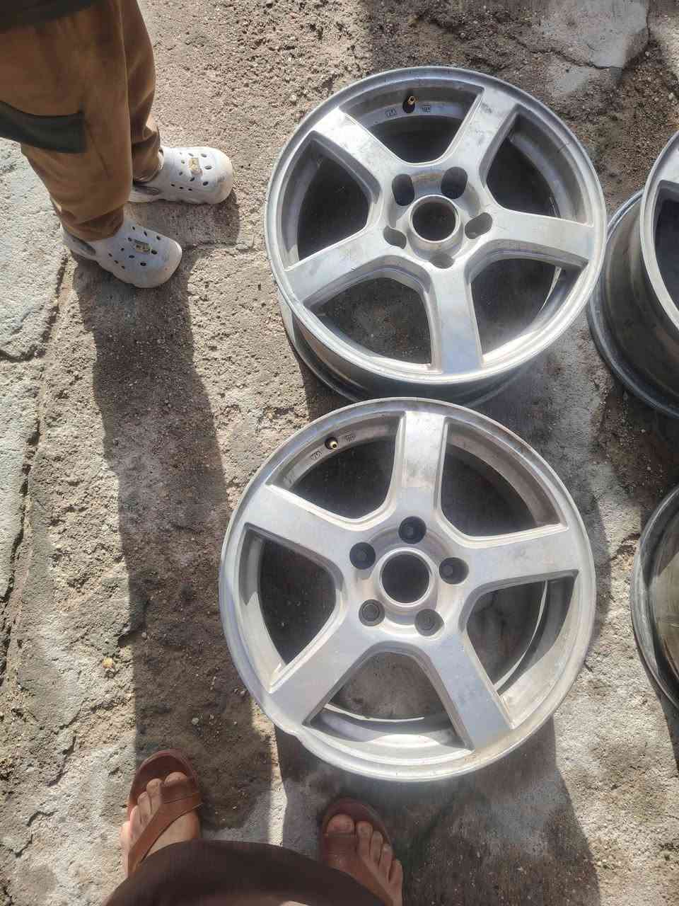 ويل كب تخم وسبير 16 كامري مثل ما موضح بالصور  واحد بي عواج ما مأثر والثاني بي فطر من جه ما عابر السعر 200 وبيهن مجال العنوان بصره خور الزبير
الاتصال ***********
