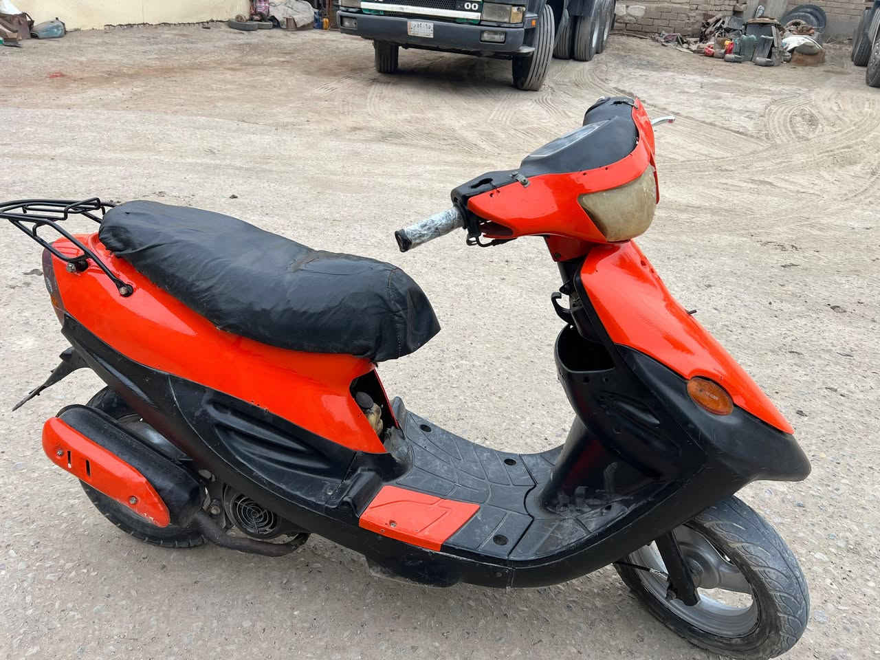 دراجه ٩ زروف شغاله كامله من كلشي كلها شغاله عداد سرعه كيج بانزين كلشي يشتغل ما عده السلف باتريها ضعيف ما يدير دراجه ما نقصها شي شغل ومشي سعرها ١٧٠ او بيها مجال قليل حك الجيه مكاني هوير شلهت الحجاج او هاذ رقمي ***********
