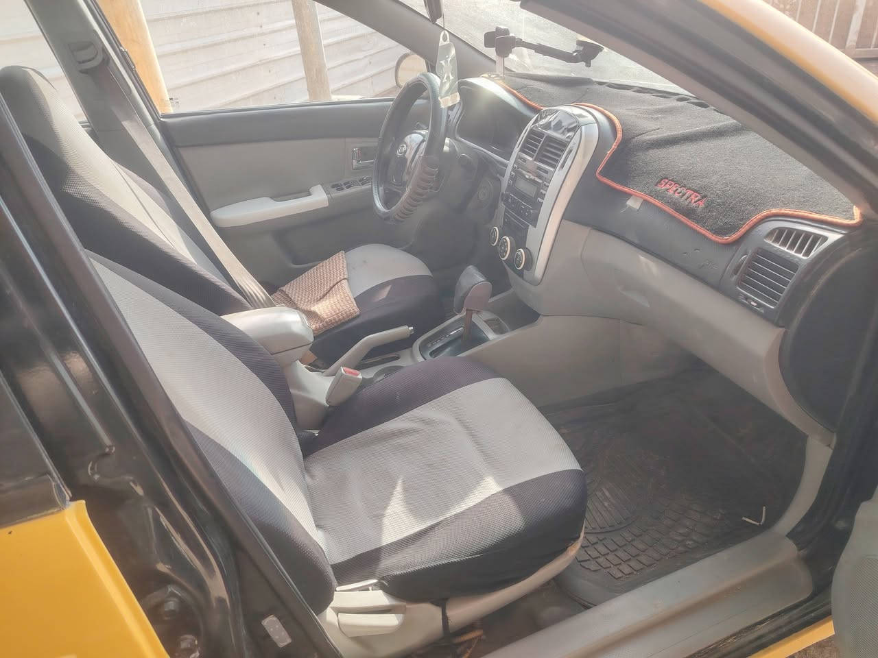 سبكترا موديل ٢٠٠٨ سياره جاهزه
رقم ديالى دولي
السعر :72 ورقه وبيه مجال قليل
العنوان ديالى الخالص ***********
