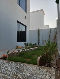 دار في مجمع ابو تراب السكني المربع الذهبي موقع البيت ركن ٢٠٠ متر  طابق...