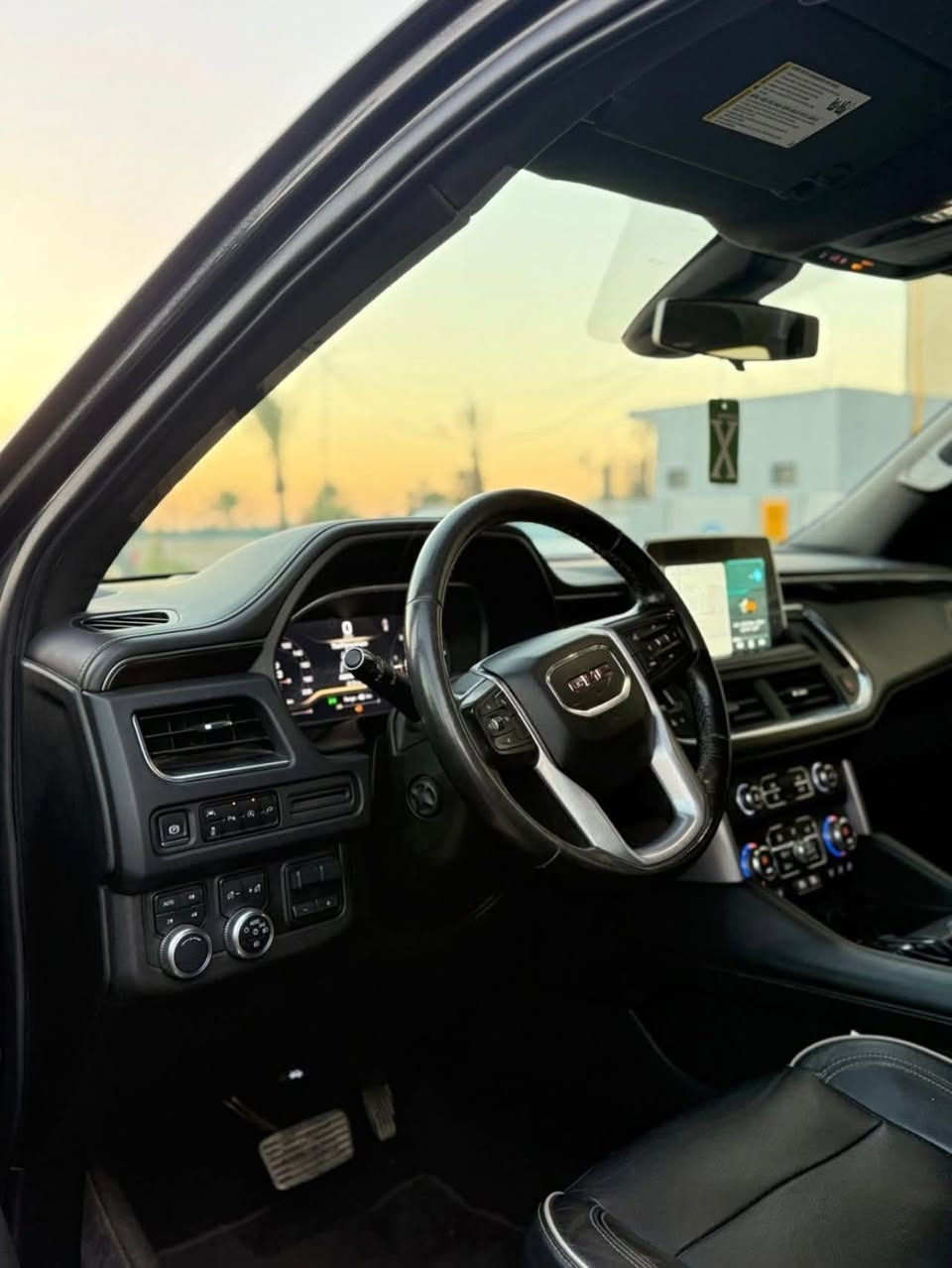 سلام عليكم جمسي موديل 2023السياره فول مواصفات فتحه 5 كامرات رادار كشن تتفئه تبريد السياره خير من الله ماشيه 165👍امريكيه السياره بيهه خط علاوي السعر 53 الف وبيهه مجال الستفسار ***********
