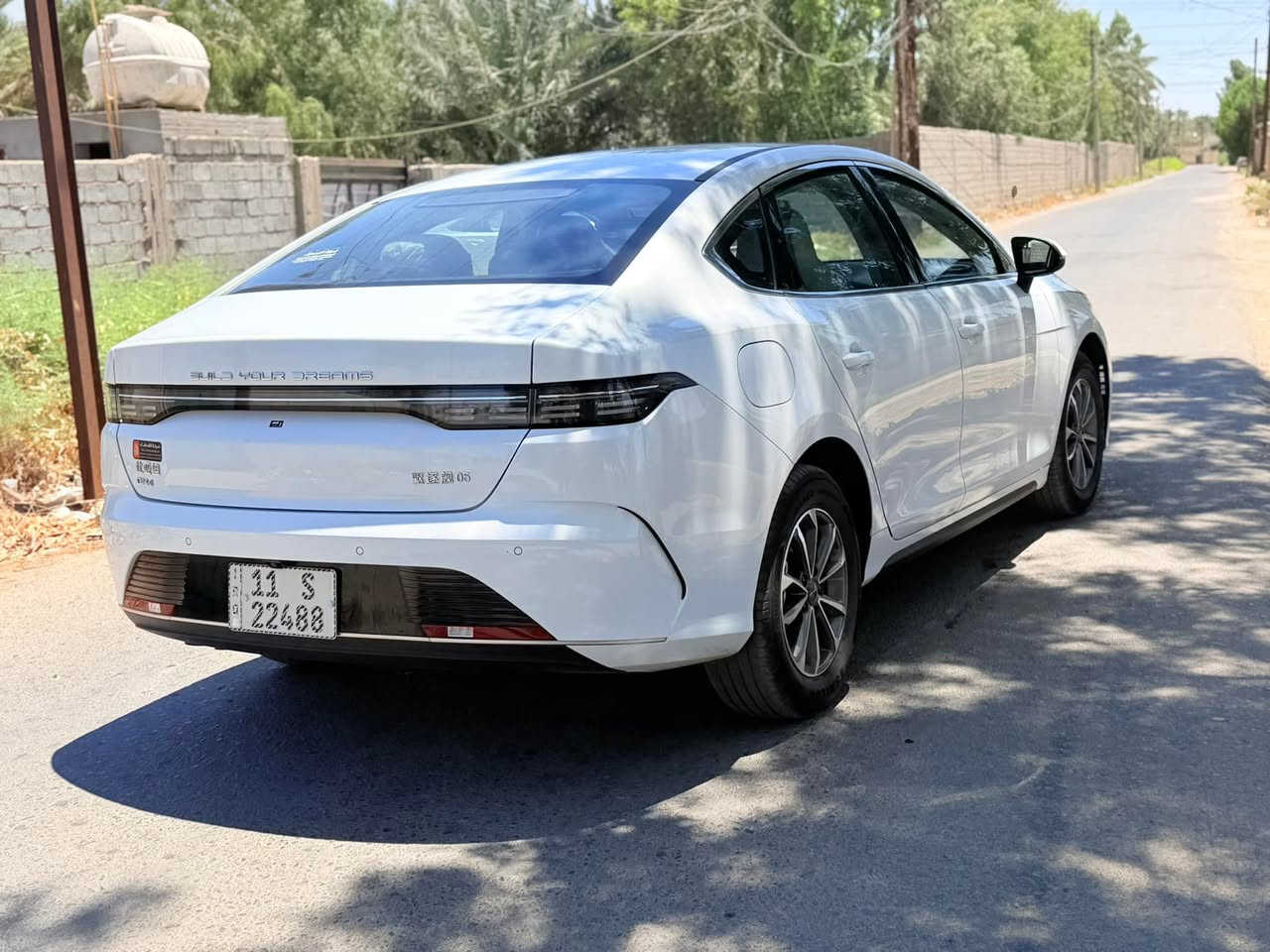 السلام عليكم 
لبيع BYD
فول موصفات 1/1 
فتحة 
بصمة 
اشاير بالمري 
لد صباحي 
تشغيل عن بعد بصمه ابواب 
باقي موصفات معروفه 
ماشية 6 كيلو 
مكفوله كفاله عامه 
رقم بغداد شبه مميز باسمي تحويل مباشر 
مكاني بغداد الشعله 
***********
