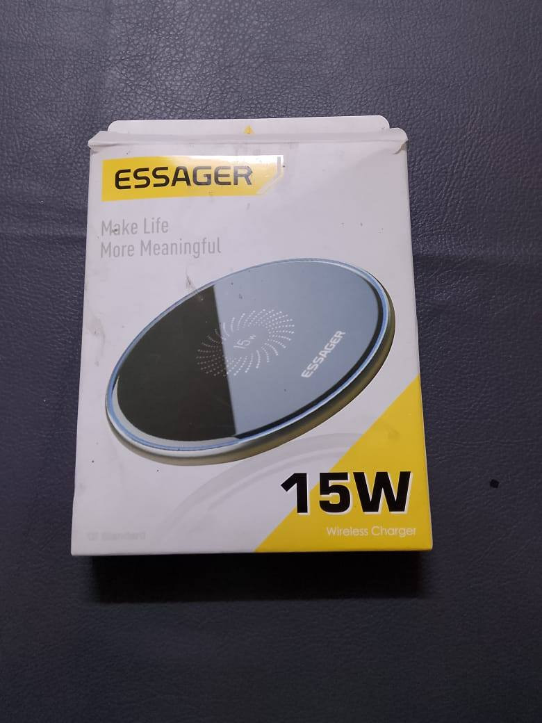 شاحن لاسلكي سريع من نوع Essager 15W
السعر 5000 توصيل3


**إذا كنت صاحب هذا الإعلان وتريد حذفه لأي سبب، رجاءا أرسل رسالة إلى الدعم الفني**
