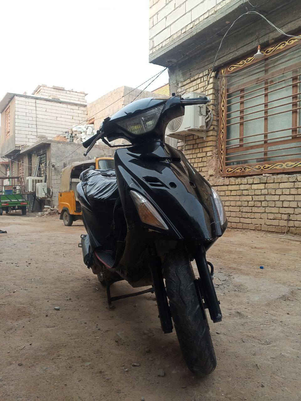 دراجة ادرس للبيع
محركك ناعم تجفيت جديد 

كلجات و قايش جدد 

كابريتر جديدة مال حاوية 

سلف وباتري جدد 

الدراجه حاليا طافية بسبب الراجز مال سلف 

تصليحها يكلف 35 الف

السعر 150 وبيها مجال حك الجيه 

المكان كربلاء حي العسكري قرب مدرسة السيدة رقية
*********** واتساب او اتصال
