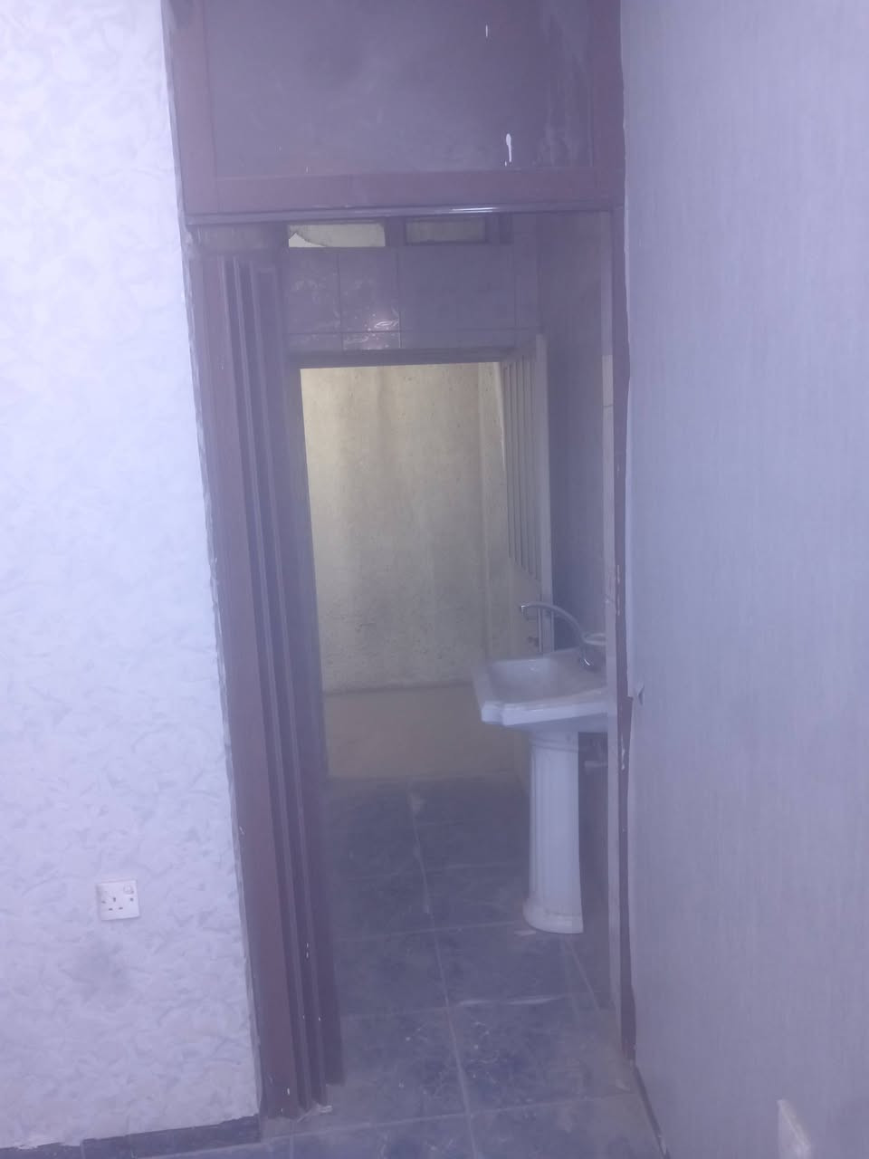 للبيع دار بناء 2015 موقع مميز جدا قريب الشارع العام البلديات حي التجار 72م  واجهة 5 النزال 14.5طابقين محتويات الدار الطابق الأرضي مكون من صالة كبيرة مطبخ منور ومخزن مع الخدمات الطابق الثاني منام 2 مع الخدمات علمآ بأن البيت فارغ  يصلح للاستثمار                                                            ⬇️⬇️⬇️⬇️⬇️⬇️⬇️⬇️⬇️⬇️⬇️⬇️⬇️⬇️⬇️⬇️     لمعرفة السعر اكتب رقم 1 بتعليقات يصلك برسالة لعرض وبيع وترويج وتعقيب عقاراتكم يرجى المراسلة ع صفحة المكتب أو مراسله واتساب ع أرقام المكتب *********** ابو عبدالله 📞***********ابوسلام  عنوان المكتب البلديات شارع المصرف مجاور صيدلية نبع العسل ونكون في خدمتكم والتوفيق للجميع أن شاء الله
