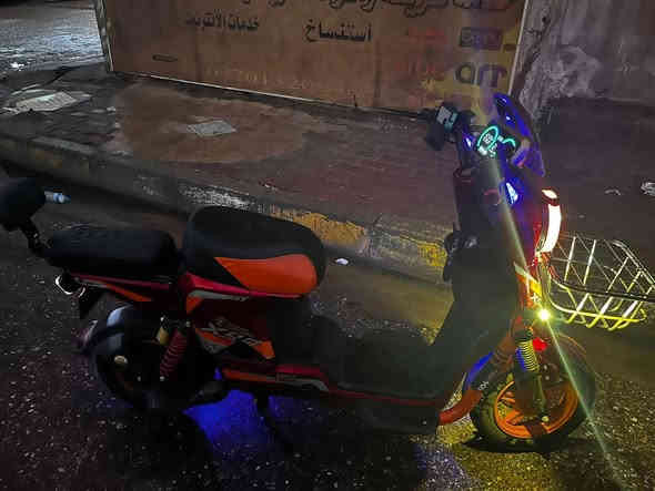 سلام عليكم x900 للبيع 
اي عيب ما بي كامل شغال خمس بطاريات جداد 

نضافه فول بس الكسر بل كفر مبين بل صوره 

للبيع سعر 450 

مكاني واسطي 

***********

***********
