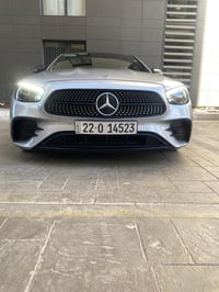 مارسيدس E300 موديل 2022 اللون سلفر وارد الماني بصمتين فتحة سقف كت AMG ...