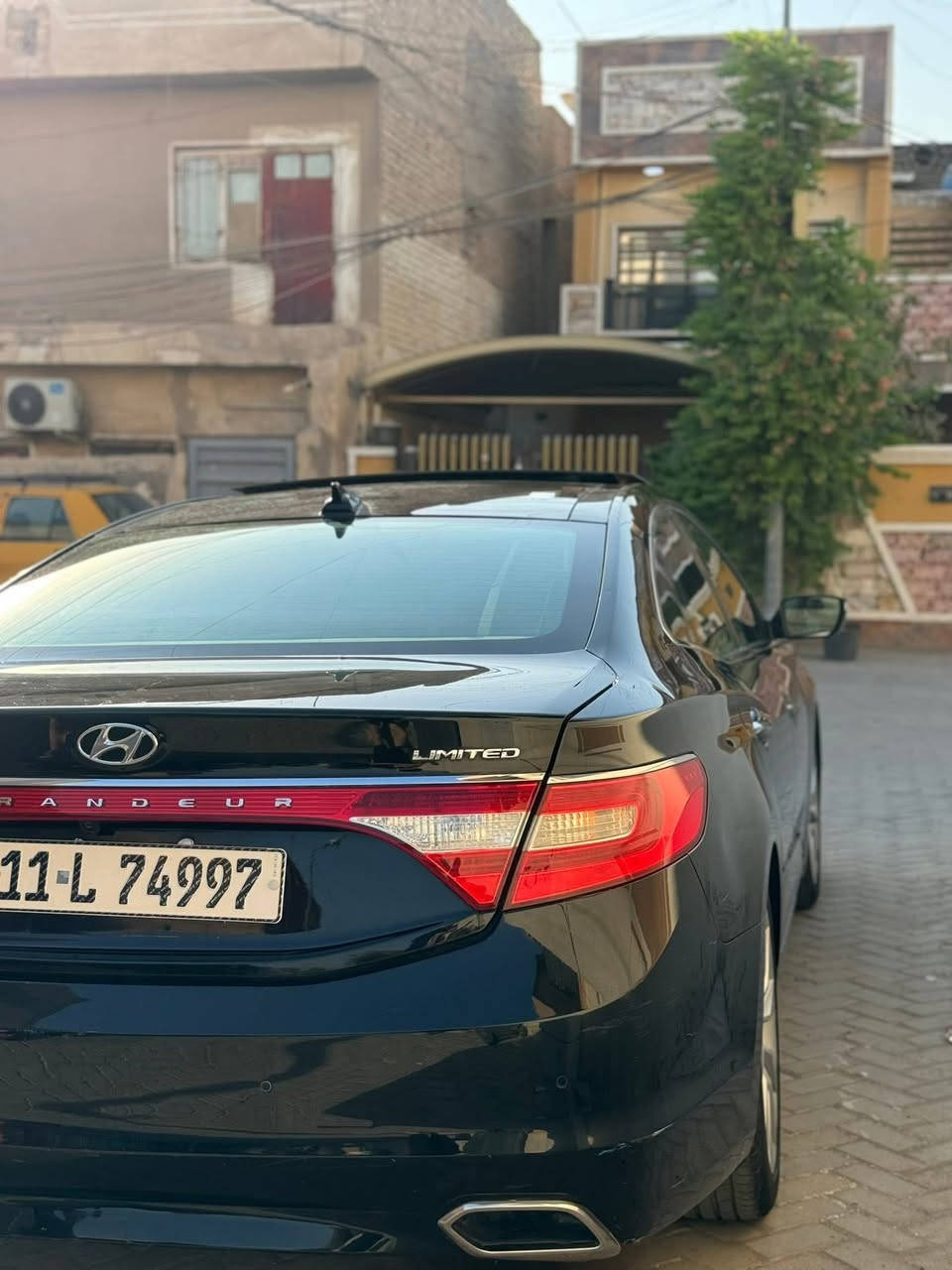 عيد مبارك انشاءلله ويتقبل الطاعات منا ومنكم وينعاد علينا وعليكم بلصحة والسلامة

 ازيرا ٢٠١٥ كرانديور اعلى فئة فول مواصفات VIP

سيارة مكفولة فقط جاملغ خلفي صبغ  (قطعة وحدة) 

مكينة وكير ممفتوح علوضع الشركة 

سياره كاملة وضع الشركة ونظيفة
 
6 سلندر 3300 
 
ممشى 75k  / ٧٥ الف 

تبريد وتدفئة مقاعد امامية وخلفية تدفئة

تحكمات مقاعد كل وضعيات 

تحكمات ستيرن + ستيرن كهربائي كل وضعيات وميموري خزن

لايت LED

سقف بانوراما

اوتو بارك و كروز سرعه ورادار مراقبة المسار

شاشة وكامرة 

حساسات  

ايكو مود

ويل 19 وصدر وحدادية جديدة 

تبريد ثلج ❄️ وتبريد مقاعد أيضاً

ايرباكات كلها سليمه 

السياره رقم بغداد بأسمي مكاني بغداد 

شرط تحويل مباشر

سونار مرفق

السعر 133 وقابل للتفاوض 

عنواني الكريعات 

*********** ☎️
