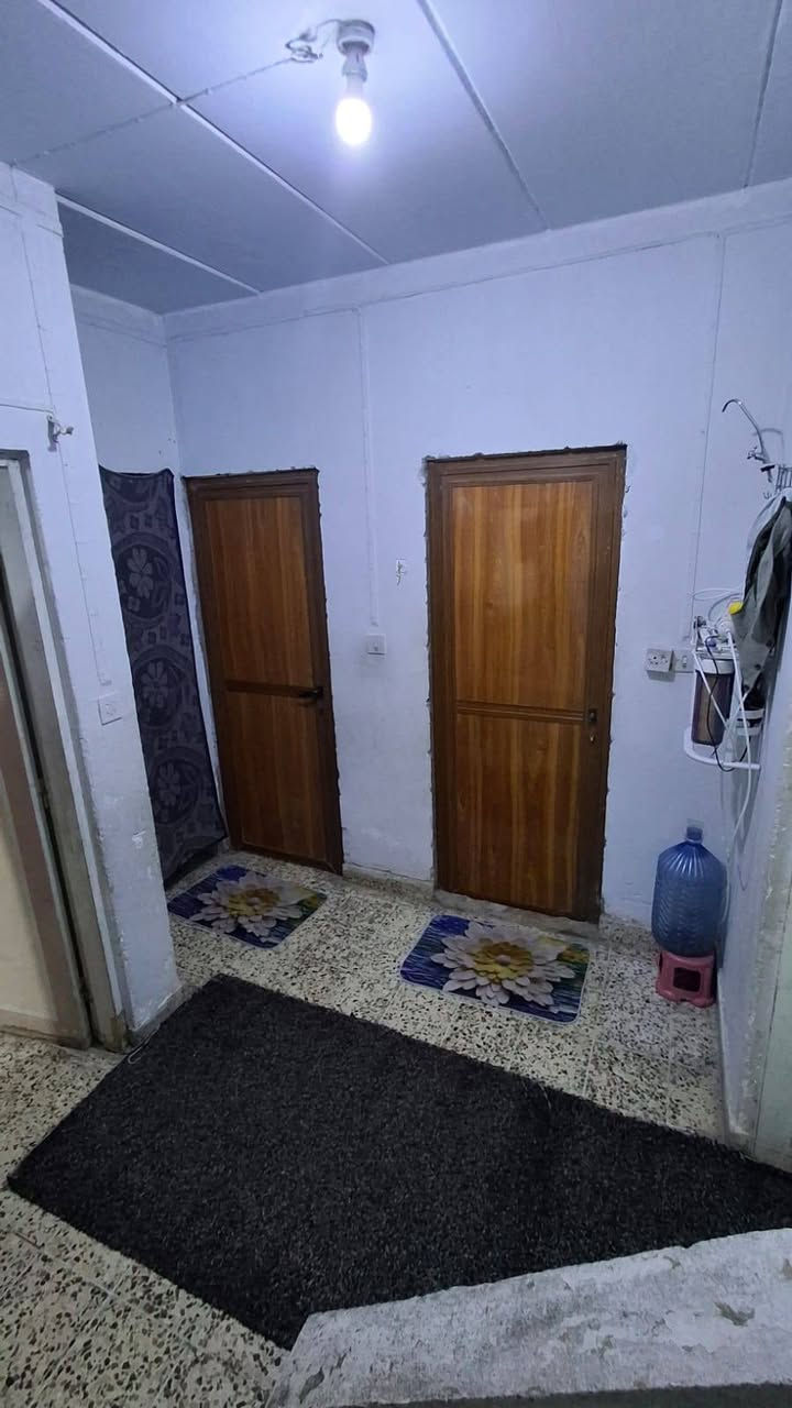 عرض جديد ومميز
#بيت مجمع السكك للبيع

#موقعه رابع شارع بعد جامع السكك قرب الوسطي

#تفاصيله ،بيت نضيف بدون اضافات ازاره سيراميك ابواب المنيوم ترميم جديد ،

#مساحه 300 متر طابو

#السعر البيع 43 وبي مجال قليل
للتفاصيل ،
***********
