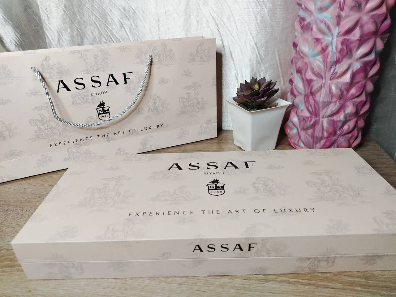 عطور عساف 
السعر ٤٠ 
للطلب والاستفسار 
***********
