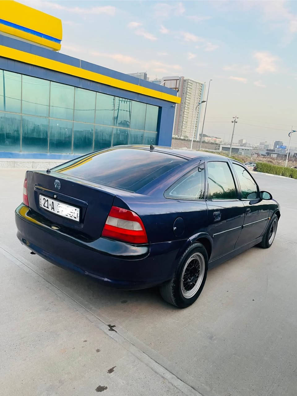 ئوپل ڤيكترا 1996 
گير توماتيك 
مه كينه جوار پستنه 
جوار جام كاره باى 
ئاوينه كاره باى 
ته بريد ساردو گه رم 
بي ليدرانه 
سعرى 45 وه رقه مه جال 
ره قمو سنوى نوى 
سه ياره كه له هه وليره 
گير و مه كينه به شرته 
به ناو كردن به شرت 
ژماره ته لفون 
0️⃣7️⃣5️⃣0️⃣6️⃣7️⃣1️⃣7️⃣1️⃣7️⃣7️⃣ أربيل, العراق
