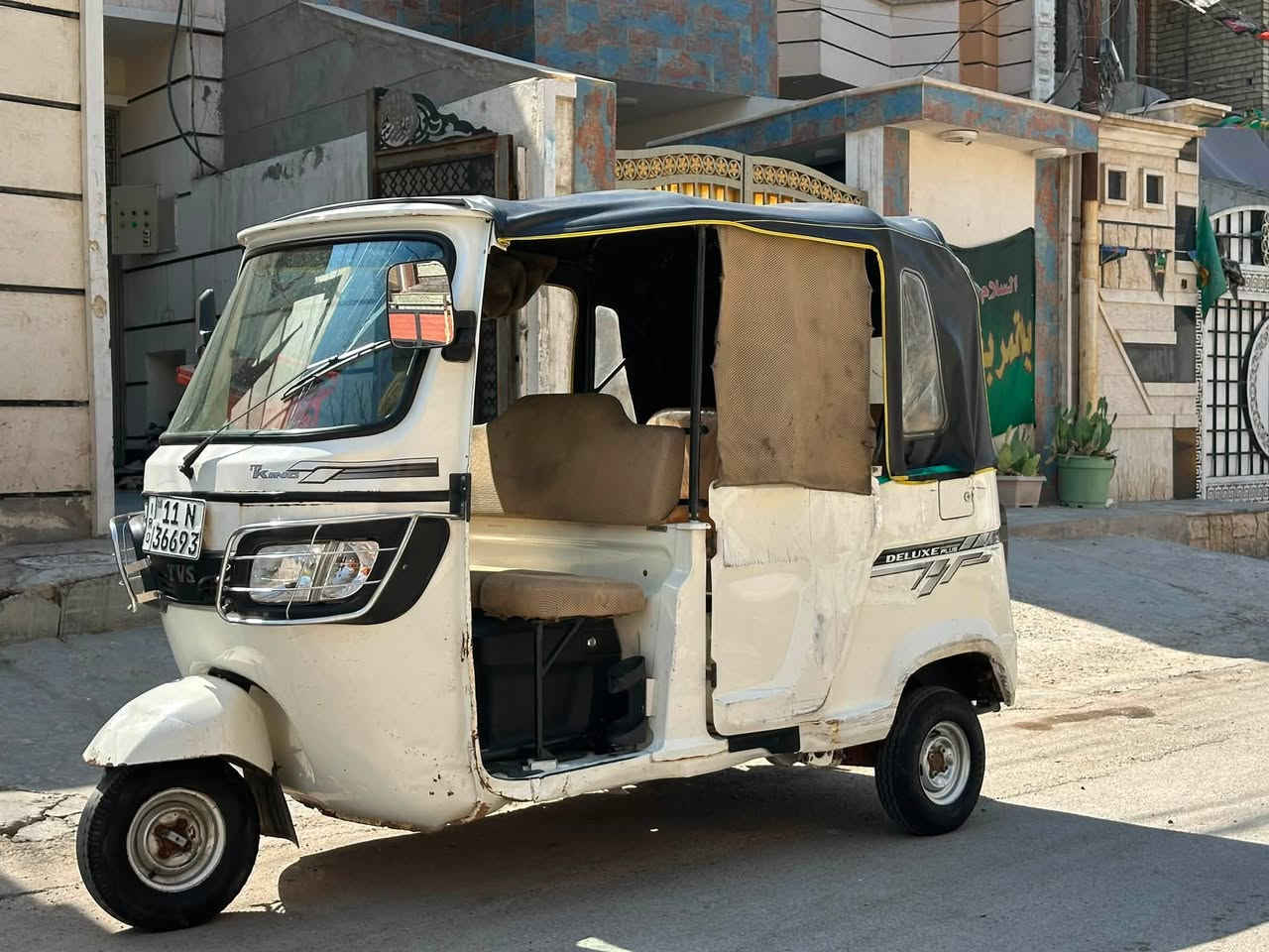 السلام عليكم 
تكتك TVS موديل 22 مكينه مامفتوحه سنويه باسمي ارقام انكليزي المكان بغداد بلديات 
التواصل على هذا الرقم ***********
