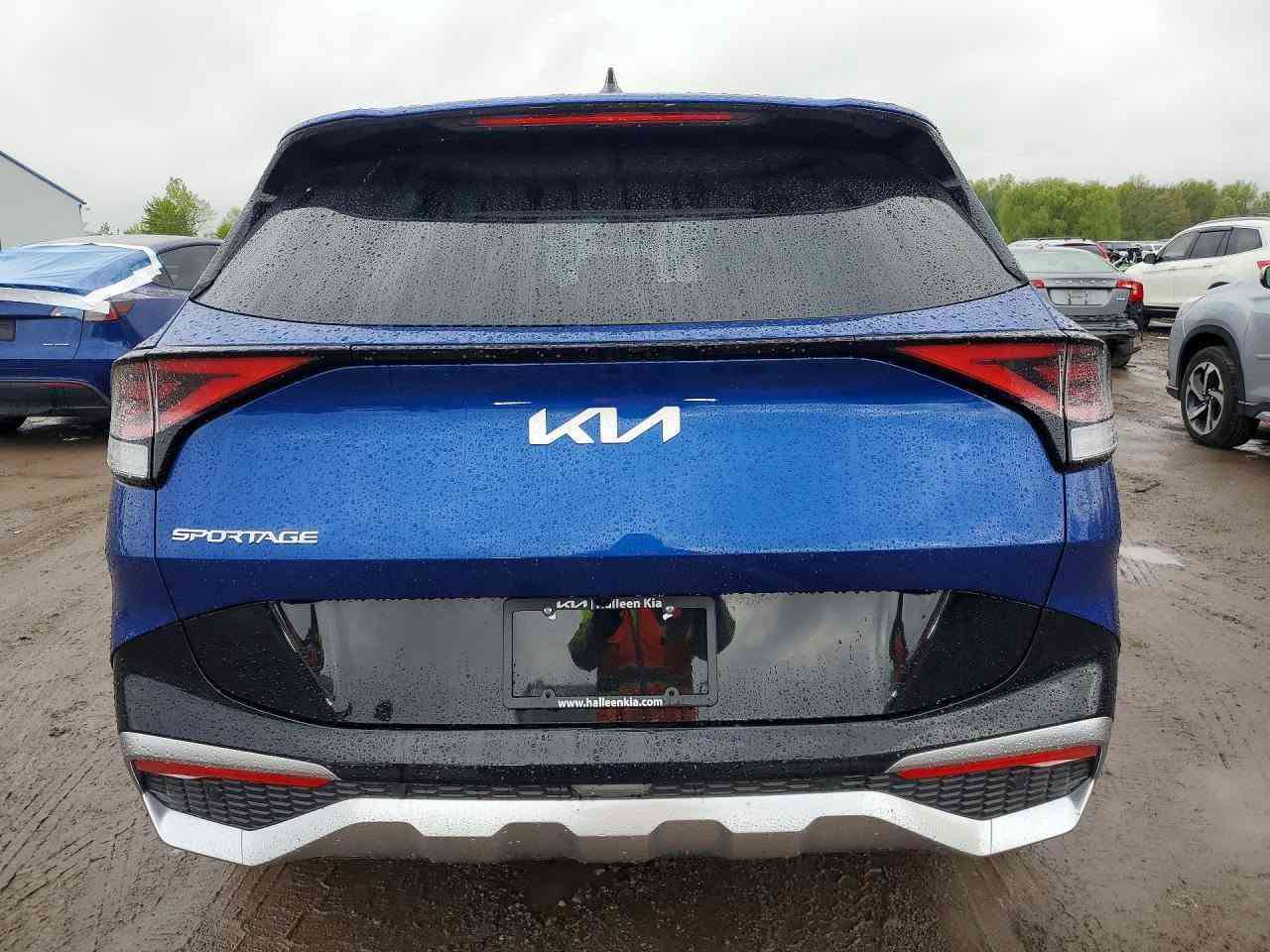 KiaSportage X Prestige 156$$
ب156ورقة كياسبورتج2025فئة أكس برستيج أعلى فئة بالسبورتج فوووول مواصفات وبدون أيرباك.للبيع بالأردن ب١٥٦بدون تصليح..ولمن لديه كتاب شهداءواصل بغداد كاملة ب١٧٥ورقة مدفوع ضريبة وتعقيب ونقل وعلى وضعهابلا تصليح..السيارة توصل بداية شهر الثامن إن شاءالله تعالى...

السيارة معروضة بمكتب شركة الجود للمزادات الامريكية لأستيراد ألسيارات وقطع ألغيار 

للأستفسار العنوان بغداد حي القاهرة شارع الضباط مقابل حسينية آل الرسول تلفون أو واتساب ***********
