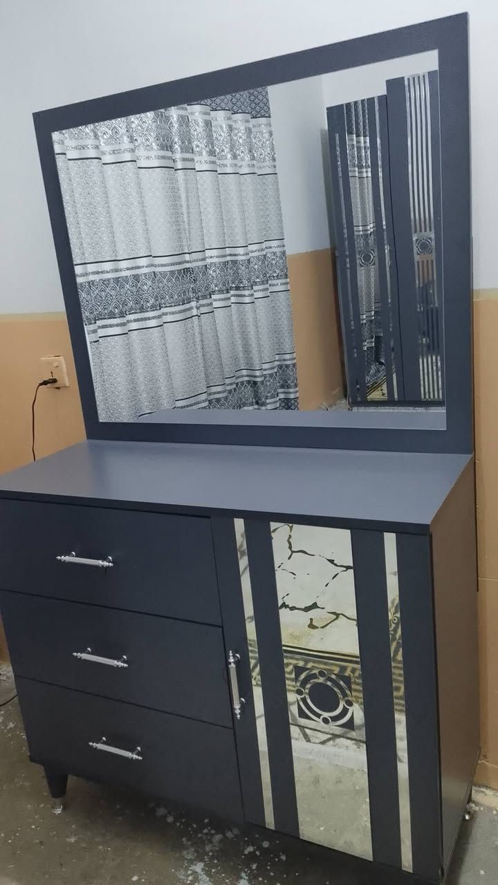 للبيع غرفة نوم تركي جديده 6 قطع  استعمال سنه ونص سعر مليون و200 بيها مجال


**إذا كنت صاحب هذا الإعلان وتريد حذفه لأي سبب، رجاءا أرسل رسالة إلى الدعم الفني**