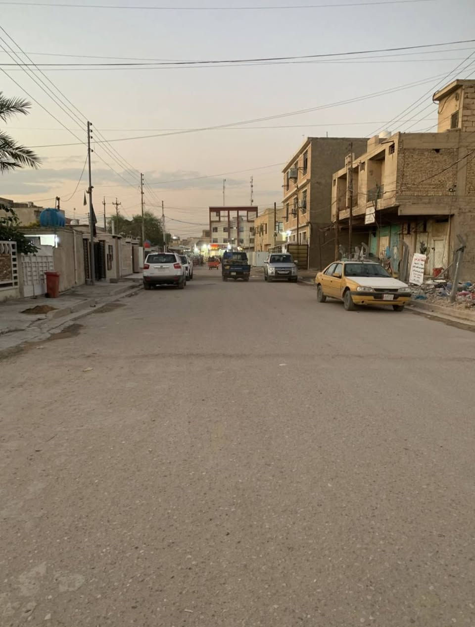 السلام عليكم اعرض بالزعفرانيه مساحه 600 متر واجهه 30 نزال نزال 20 تسجيل 15 متر الارض طاب صرف باسمي بالزعفانيه قرب جامع المهدي رقم الهاتف***********
