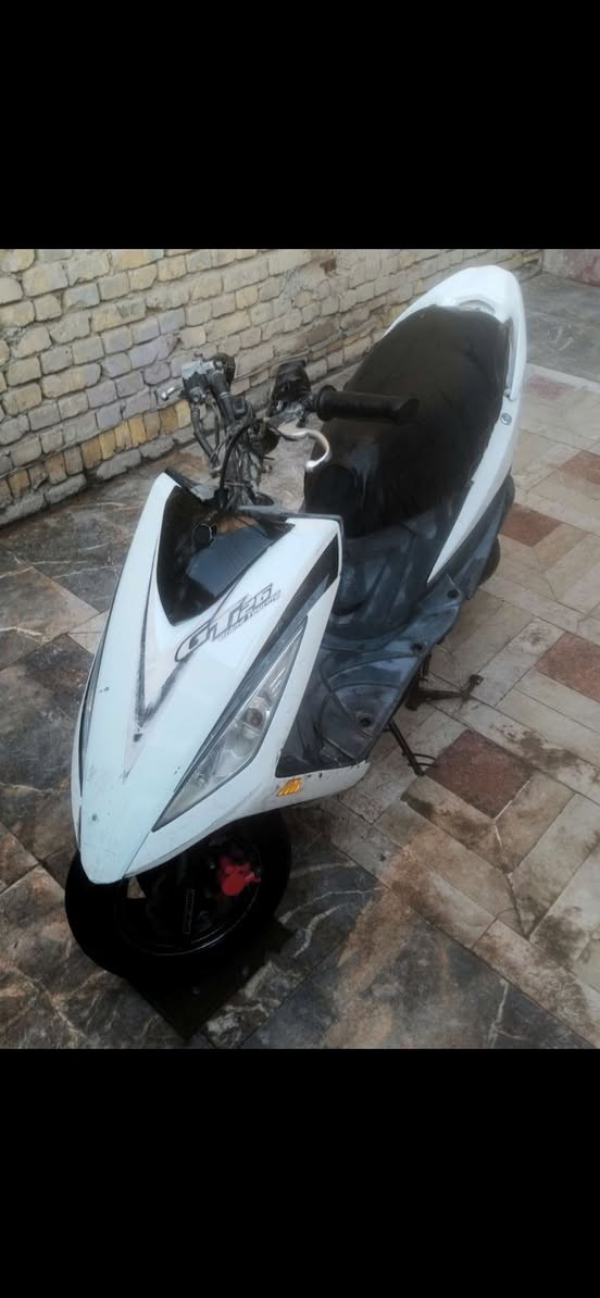 السلام عليكم سيام جي تي مكينة 125 نوزل مابيها اي نقص والدراجه متروكه صارلها فتره ما مفتوحه وغراضها كلها اصليه بس الكوور خربان وعندي الها كوور جديد تاخذها كامله ب 325 واذا شراي تشلع عيوني مكانها ناصريه حي الثوره ***********
