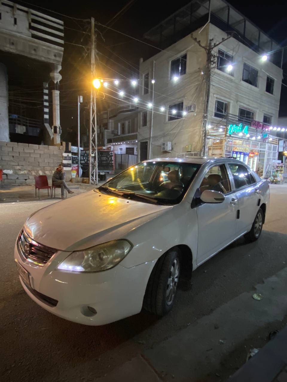 السلام عليكم بي واي دي جي ثري ٢٠١٣ بيها لاسيتك ولف عاطل اول متشغلها من هيه بارده فقط بيها دخانه بيضه كير مكفول السياره بسمي تحويل مباشر رقم بغداد مشروع وطني بيها جاملغين صبغ مع بارد السياره نضيفه ونصبتها حلوه مكانها بغداد حي الجهاد قرب مدينة العاب جنة الكرخ سعرها ٤٨ بيها مجال بسيط 
***********
