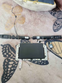 لابتوب مكسور • قطع سالمة