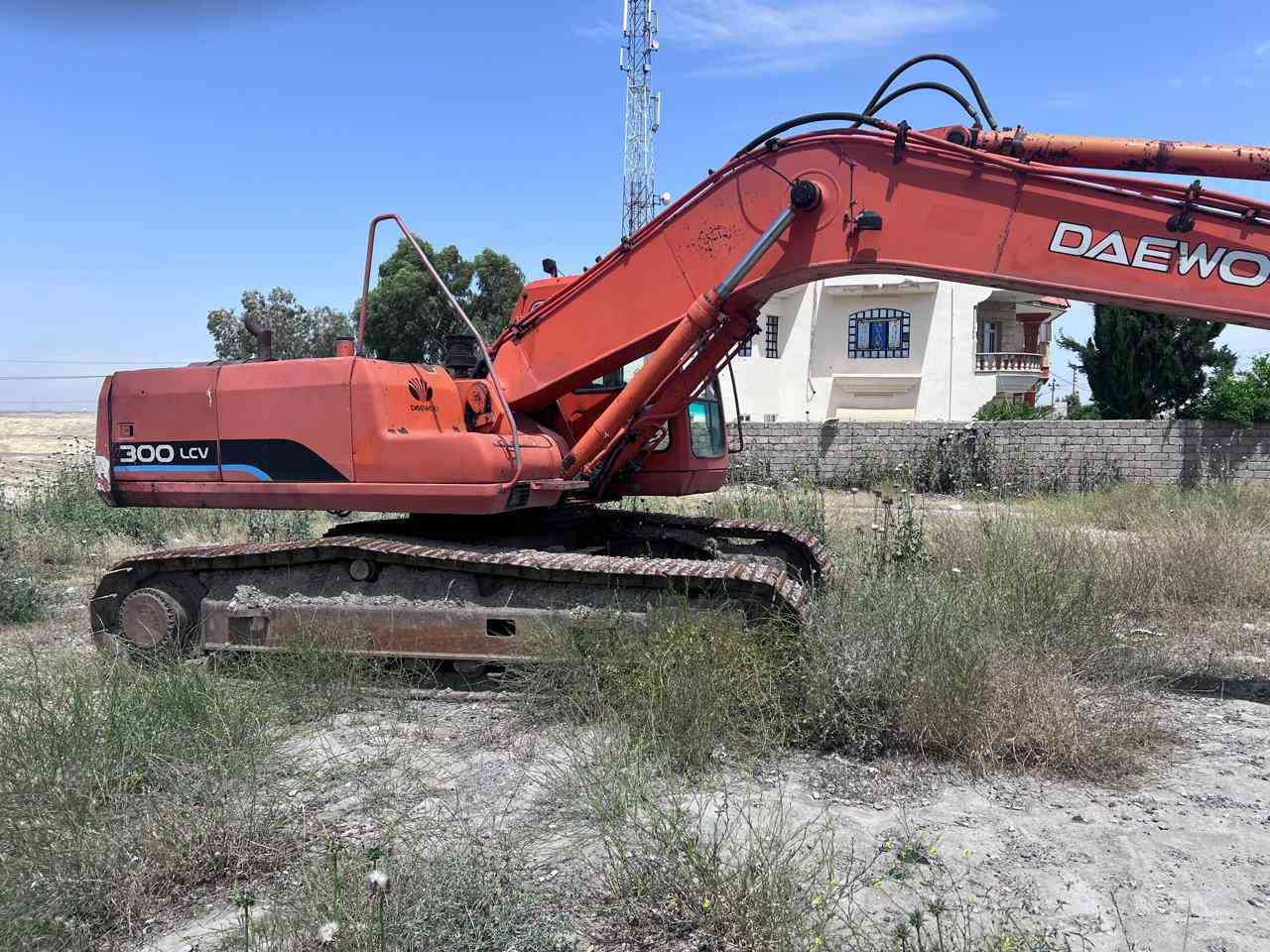 حفاره دايو موديل ٢٠٠١ مال جناي للستفسار ***********
