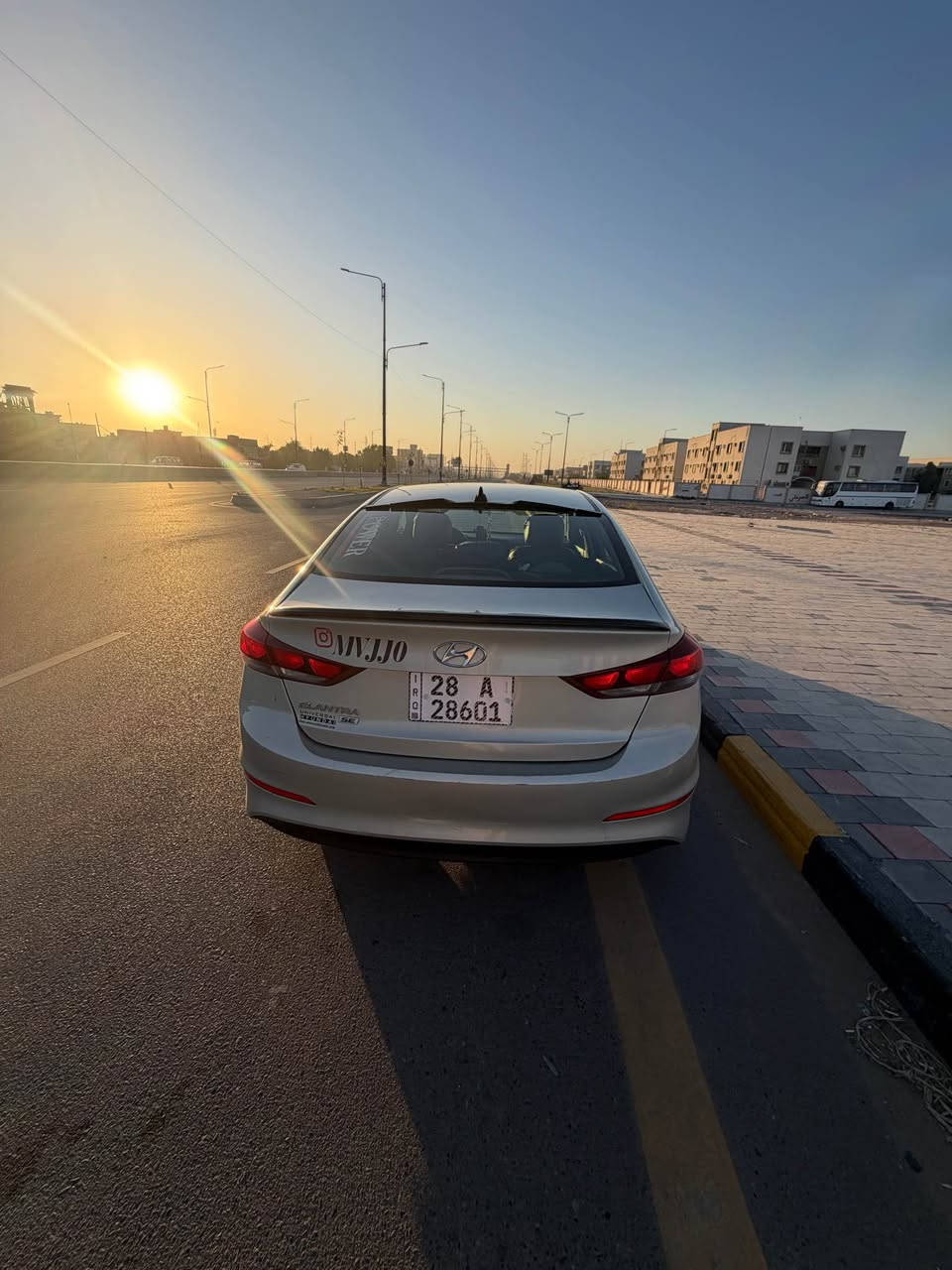 السلام عليكم 
النترا وارد امريكي 
موديل 18
رقم انكليزي نجف
مكينه 2000
بيه قطعتين بنيد ب امريكا 
وباب خلف السايق بالعراق
وبيه حالوبات على كد الأصابع فقط بالقماره
السياره حداديه جديده 
تبريد جاهز 
كير بلادي 
المكينه نضيفه (تنقيص طبيعي كل الأمريكي ينقص)
هزه ورقم جديد ما صار شهر من هزيته وجدت سنويه
عنواني النجف الكوفه 
***********
*********** واتساب النجف, العراق
