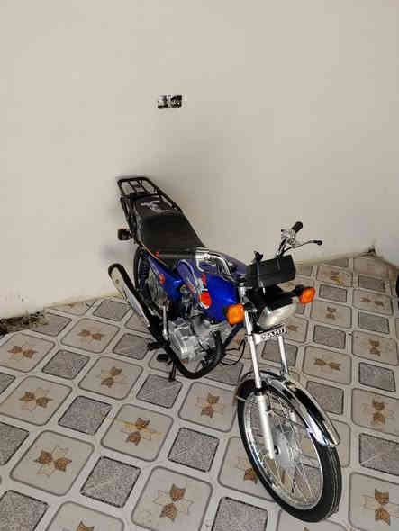 السلام عليكم 
(رقم وسنويه)
موديل 21 ترقمت ب 23 غراض 25 كله اصلي ما بيه برغي تجاري تجي وتشوف بعينك سنويه لغايه 28 فقط لوحات ماستلمتهن وصل لوحات جاهز وموجود تروح بس تستلمهن مداور ثاني يوم دراجه فصله ومعدل ونعومه ترايك وين ميعجبك مستعجل على بيعته سعره 1300 قفل ما ينزل ربع مكاني حله بكرلي خاص مفتوح رقمي ***********
