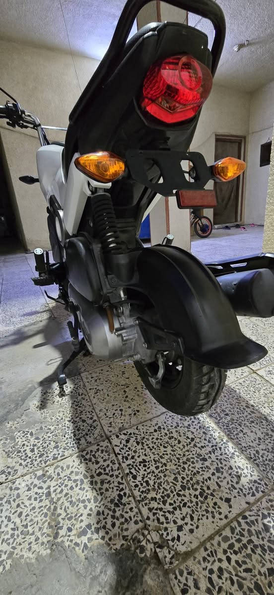 السلام عليكم دراجه هوندا ياباني حاويه ماشيه 4000 كله على البلاد  0781663666 صلاح الدين الدجيل


**إذا كنت صاحب هذا الإعلان وتريد حذفه لأي سبب، رجاءا أرسل رسالة إلى الدعم الفني**