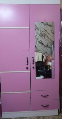 غرفة بناتية • الجرار متضررة