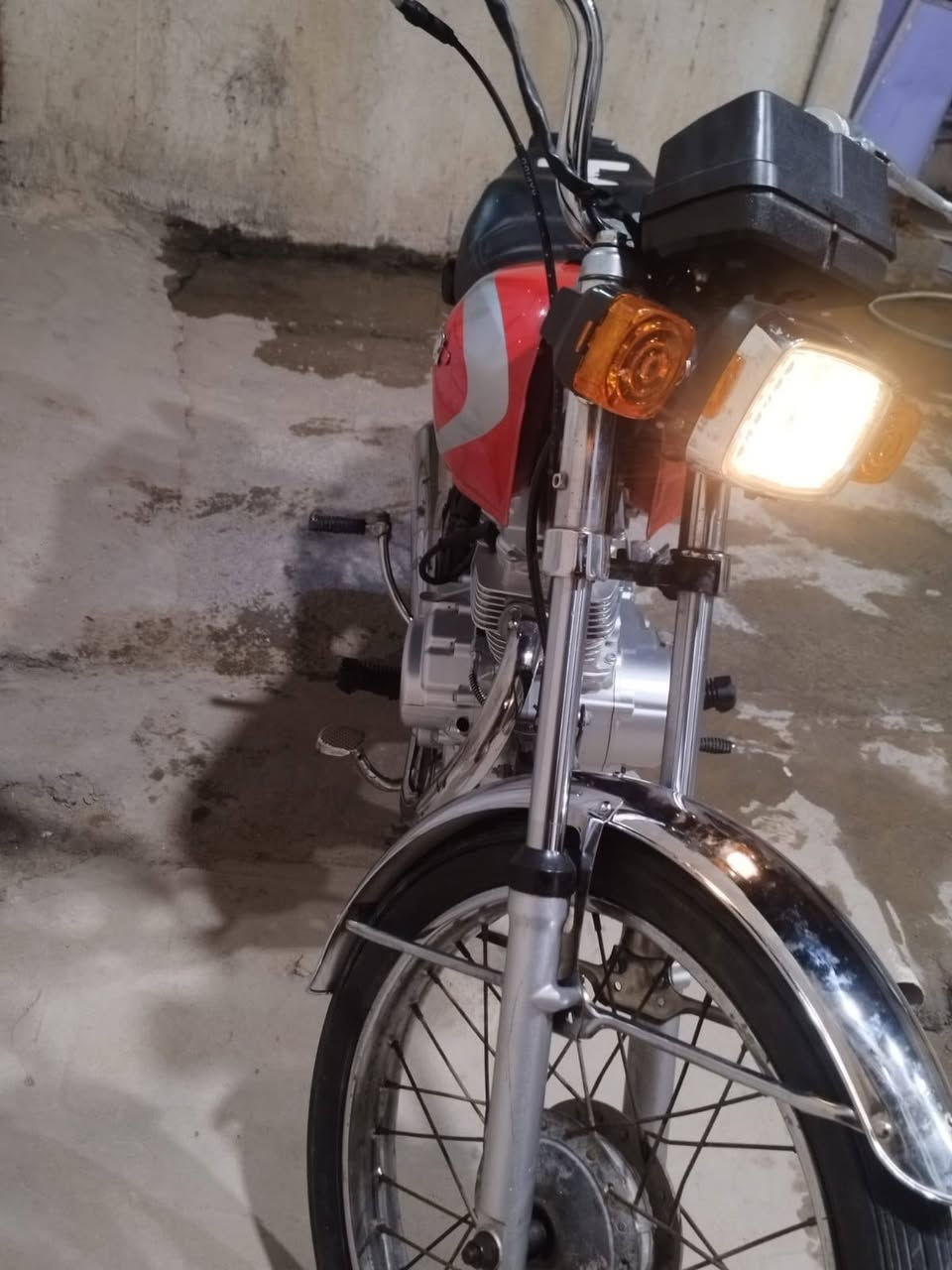 سلام عليكم نامه مديل 14 اوراق اصولي وكيلها ب شارع بغداد سعر واحد او 100 محرك جديد ما مفتوحه او ما متعوبه الدراجه مكاني الف دار مكلف بنشر تواصل ***********
