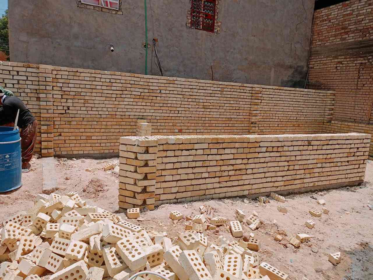 السلام عليكم خلفه بناء شغل درجه اوله طابوك بلوك فرمستون تطبيك فرشي التزام بل موعد كادر خلفات اكو داخل كربلاء  انتصل وبيك خير وتدلل متفرغ حالين
***********
