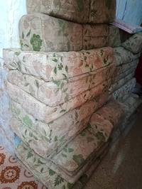 ديوان للبيع ب100 وبيه مجال شراي يتفضل خاص07833809201