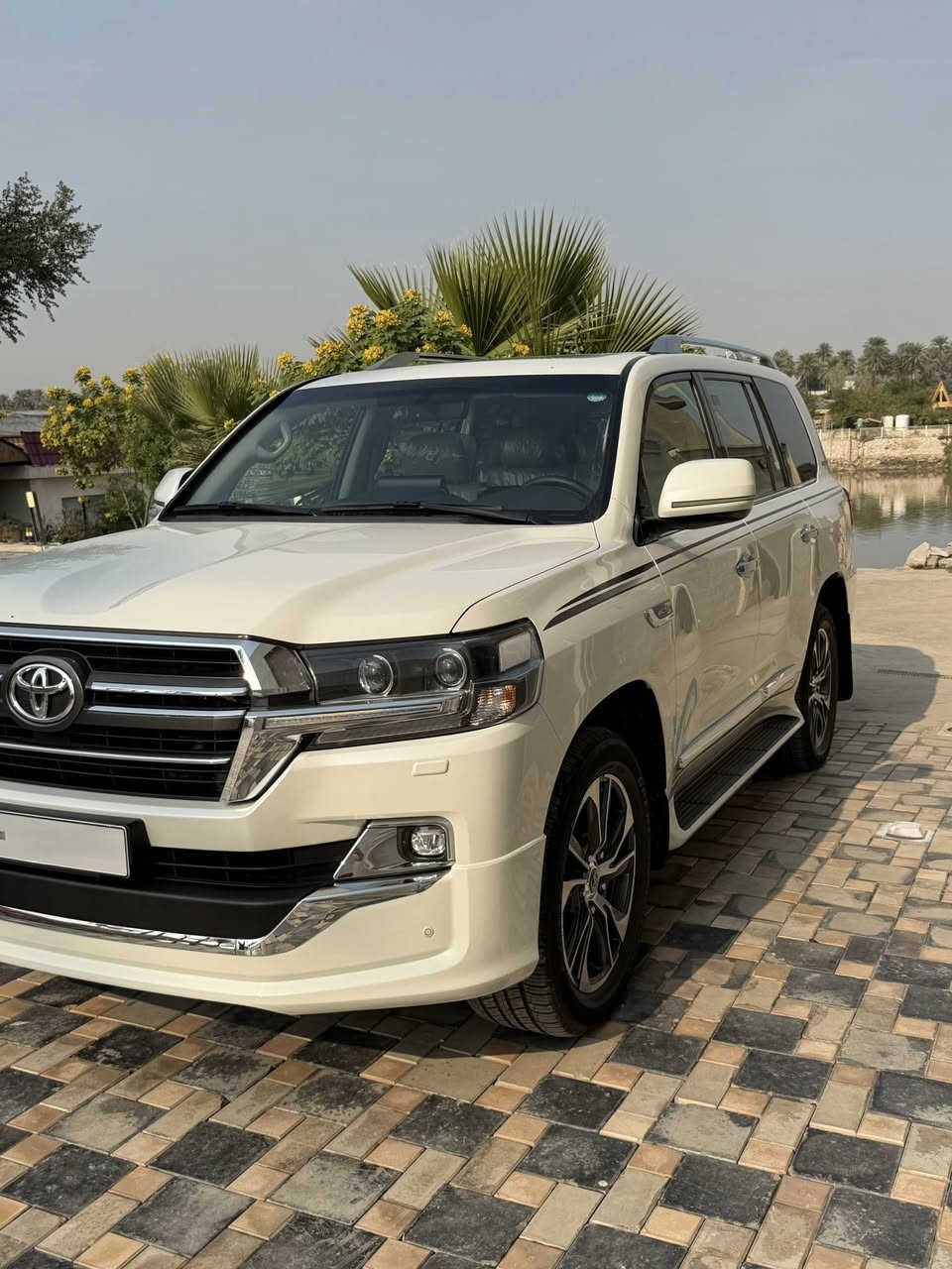 السلام عليكم
تويوتا لاندكروز موديل 2020 ساز (شرط الفحص بالوكالة)
ماشية 96 الف حقيقي شرط الفحص
رقم أربيل بأسمي شرط التحويل
السيارة جديدة بكل معنى الكلمة
كفالة عامة عدا بارد بسيط كلش جوة الصندوق
سونار كامل مذكور وية الصور 
السيارة فول مواصفات بصمتين تبريد مركزي شاشة كامرة
كشن السايق كهرباء ومواصفات الاندكروز المعروفة 

مكان السيارة السيدية الشارع التجاري
الرقم : ***********
