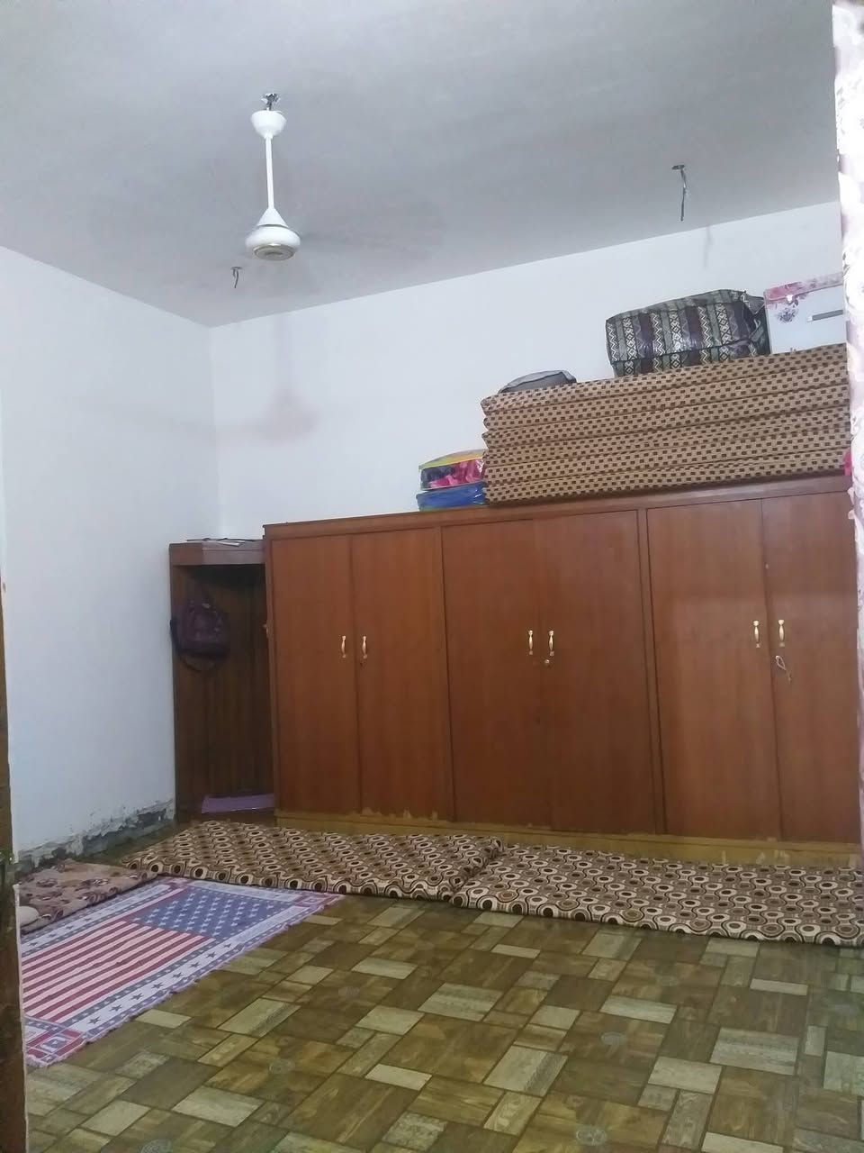 @إشارة السلام عليكم بيت للبيع بالفلوجه وراء مجمع الرحاب شارع المضيف قريب على المدرسه مسافه عن المدرسه 400 متر طاب وزراعي سنه 25 شارع 10 السعر 36}*********** \*********** |+واتساب
